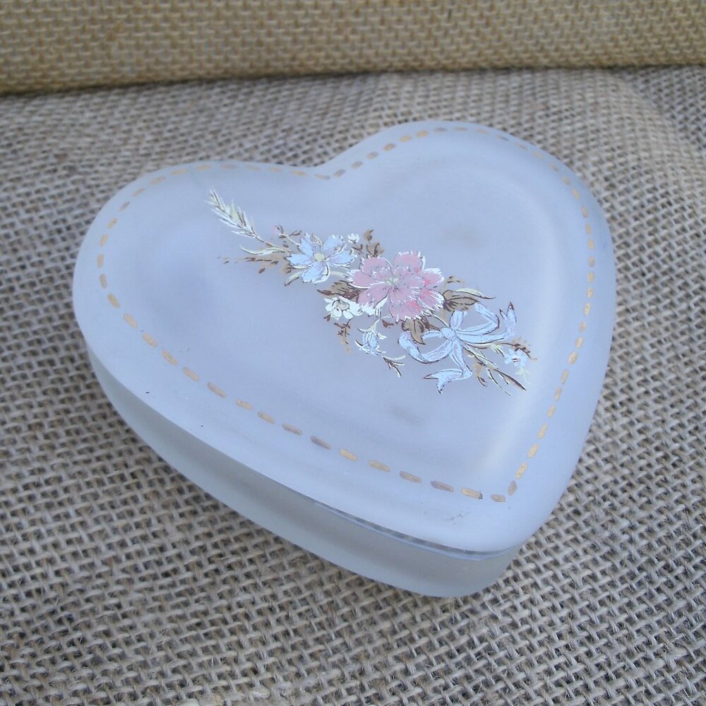 Vintage Viking Glass Floral Heart Trinket Box